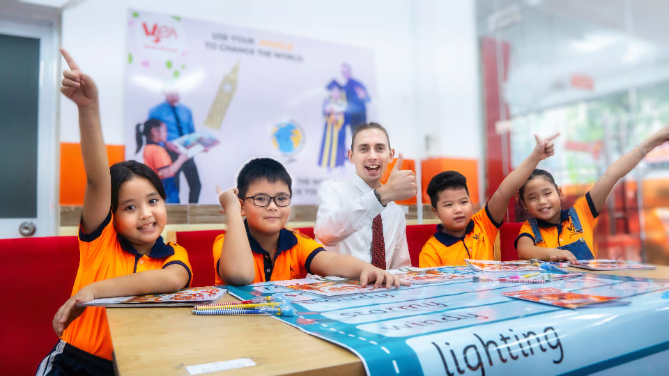 tuyển dụng giáo viên tiếng anh